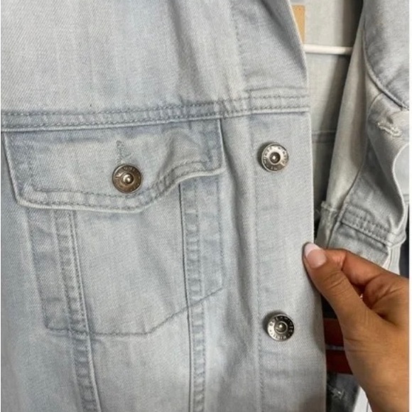 AC/DC DENIM JACKET EMBELLISHED WITH 16 PATCHES & 3-4 BUTTONS/PINS AND BACK ART - Picture 10 of 13